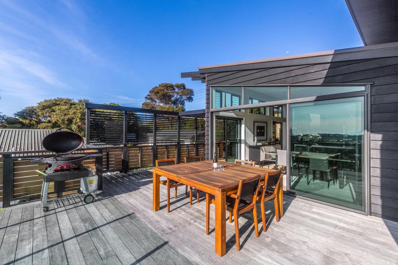 Taonga With Sea Views By Waiheke Unlimited Villa Oneroa Екстериор снимка